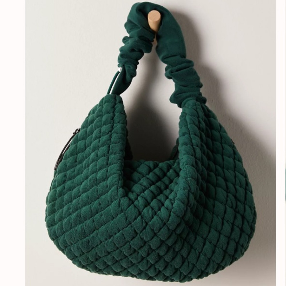 NWT Free People Pucker Up Fleece Carryall - Picture 2 of 8